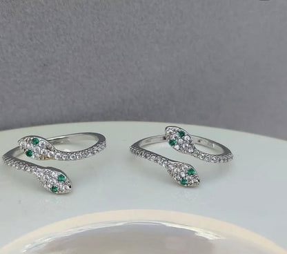 Snake design Green Eyes Ring