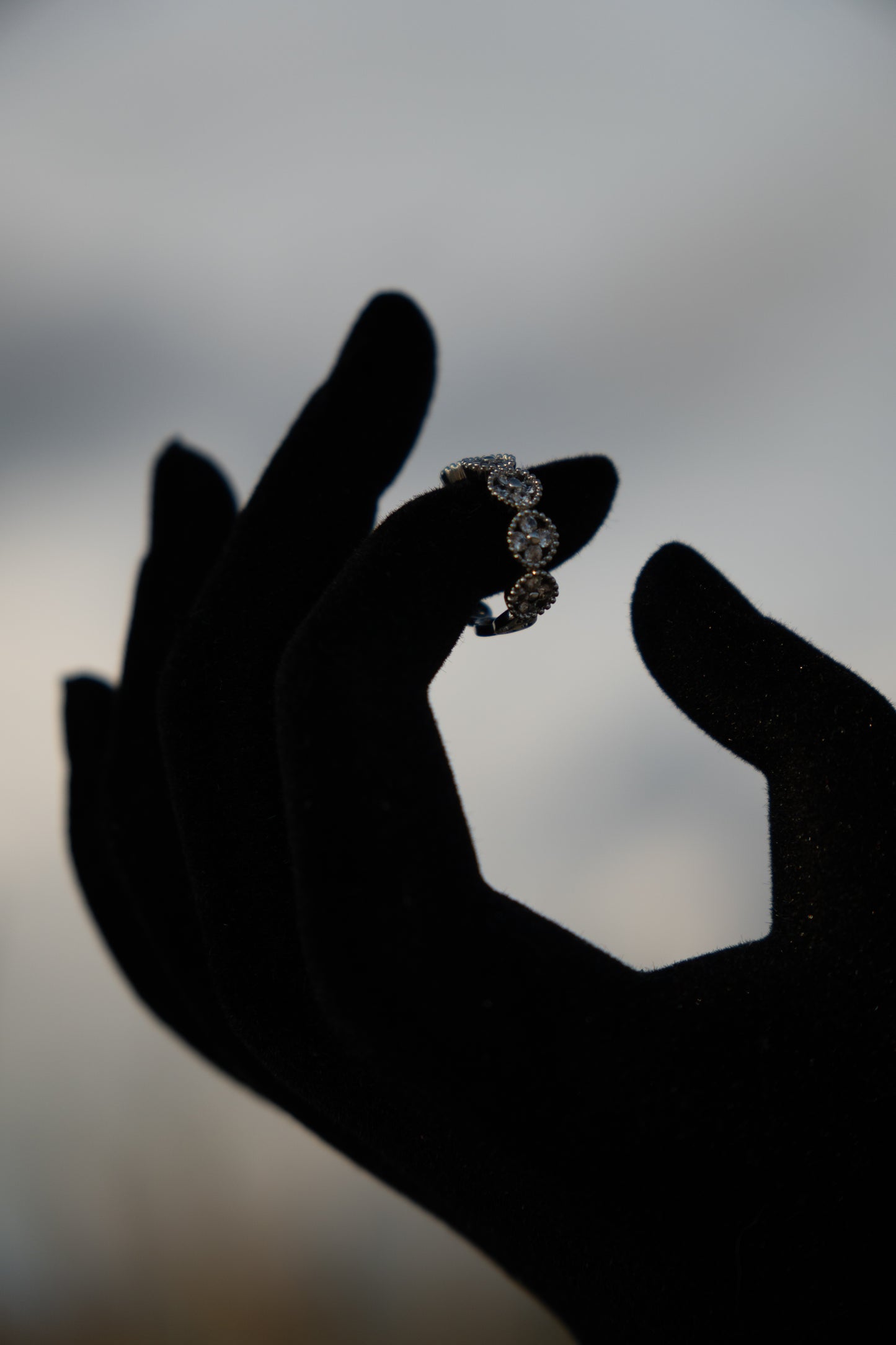 Zircon mini clover ring